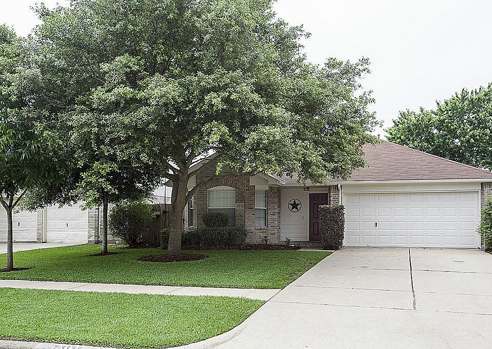 1st image of 23135 N Waterlake Dr