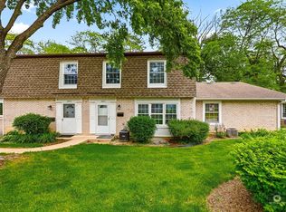 1312 Woodcutter Ln Unit C, Wheaton, IL 60189