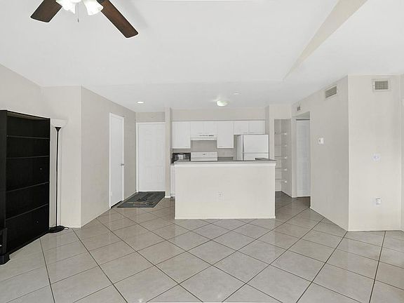4th image of 4855 Via Palm Lakes #920