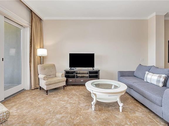 4th image of 1015 Beachview Dr #102