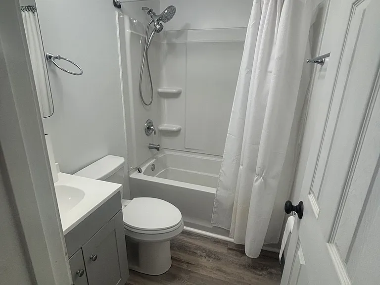 133 W Rosewood Ave #1 — Photo 1