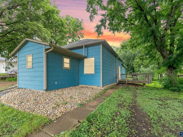 204 W Clark St, Montrose, SD 57048