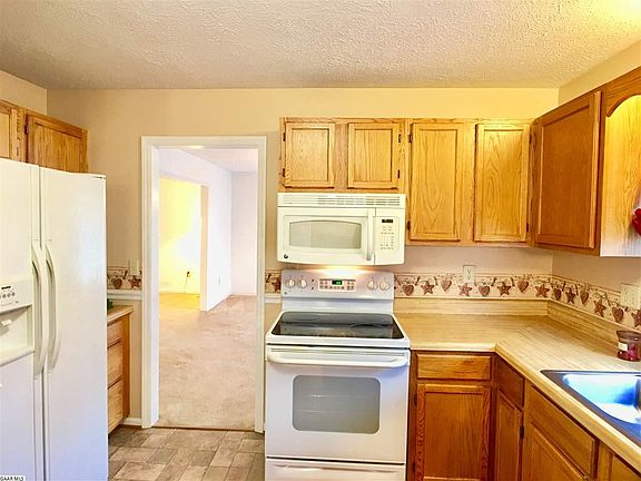 2nd image of 174 Cooper Dr