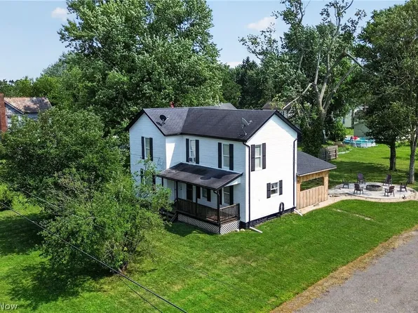 276 College St, West Farmington, OH 44491