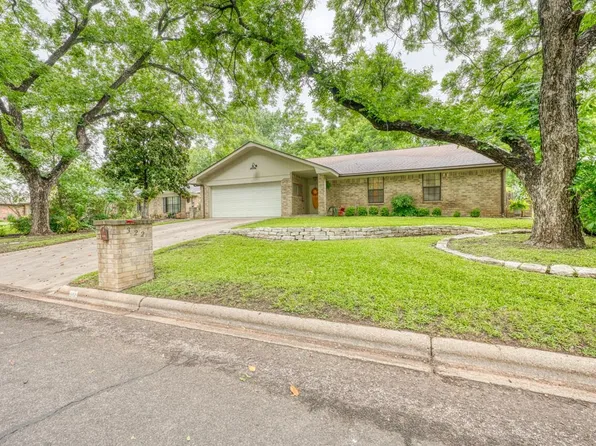 322 San Saba Street, Meadowlakes, TX 78654