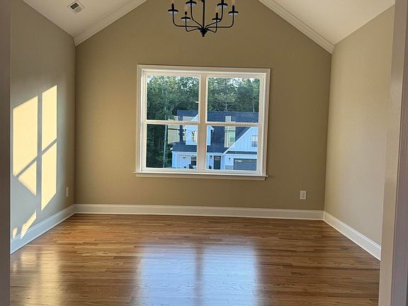 5th image of 3139 Brookmore Trl NW