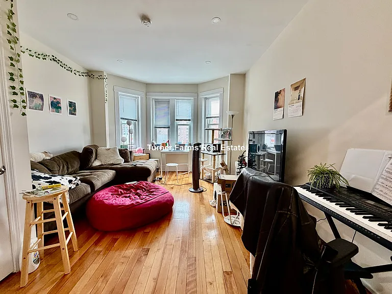 215 Harvard Ave — Photo 8