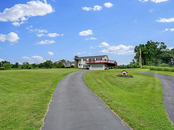 3rd image of 110 Overlook Ln