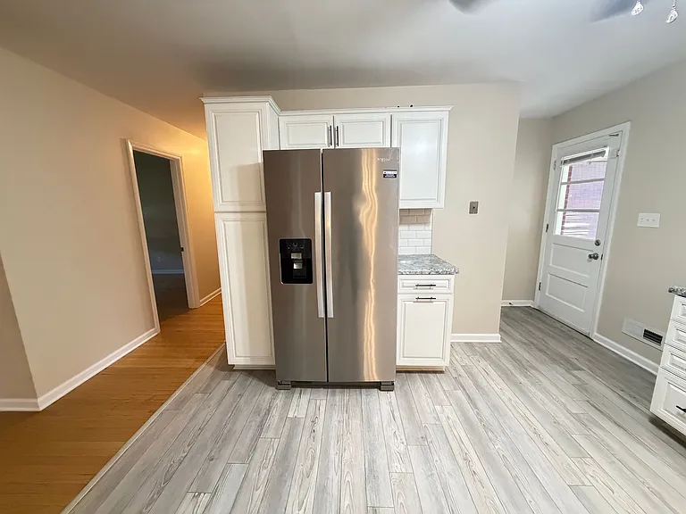 2208 Stephan Ln — Photo 6
