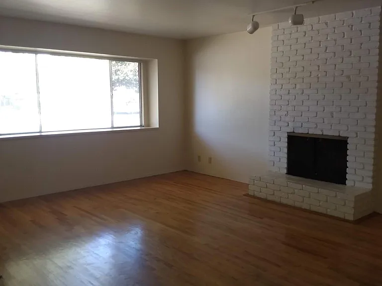 5108 Paseo Olivos — Photo 3