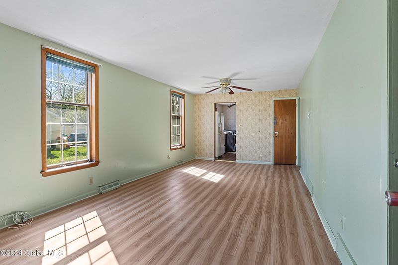 3rd image of 141 Schoolhouse Road