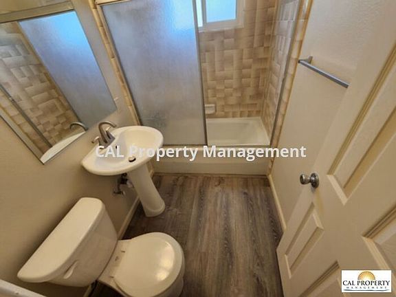 3rd image of 918 Illinois Ave #1