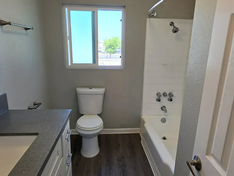 731 Owen Dr #E — Photo 11