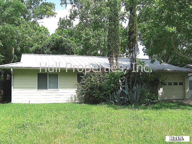 1st image of 2710 Sherwood Ln