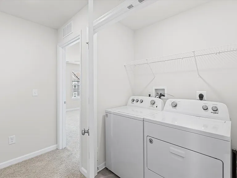 8 Venice Ln — Photo 17