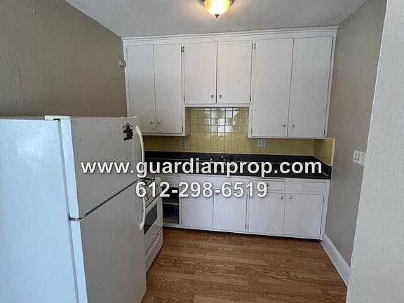4th image of 2057 Laurel Ave APT 11