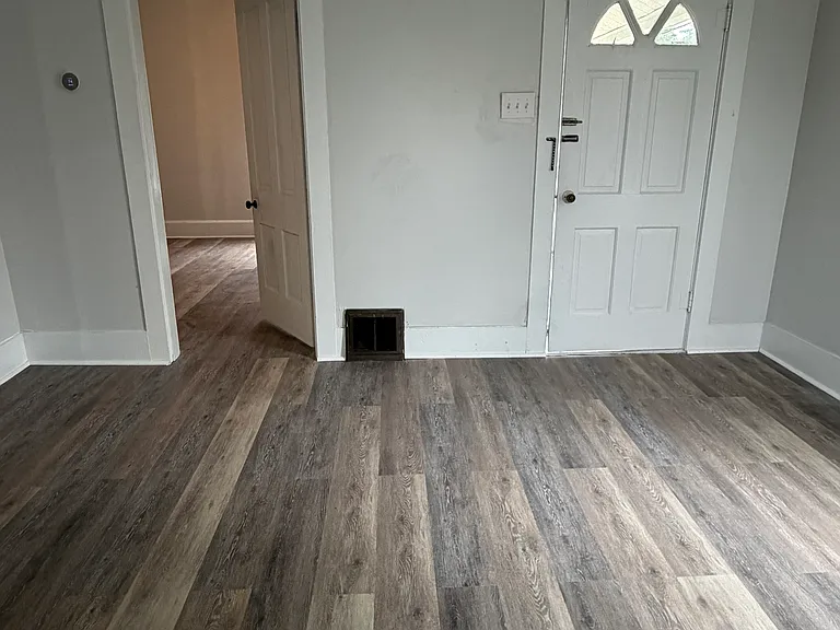 258 Saint Andrews Ave — Photo 3