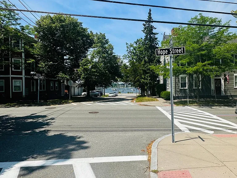 Oliver St — Photo 10