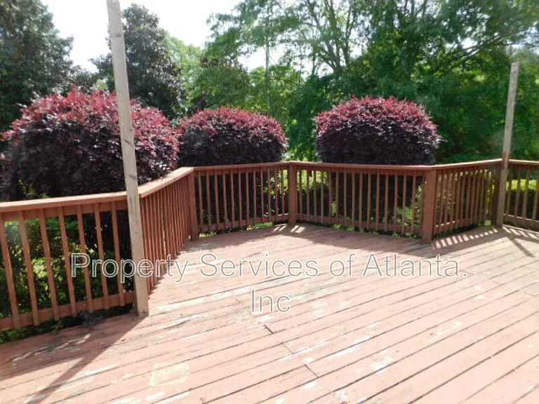 101 Moss Pointe Dr — Photo 30