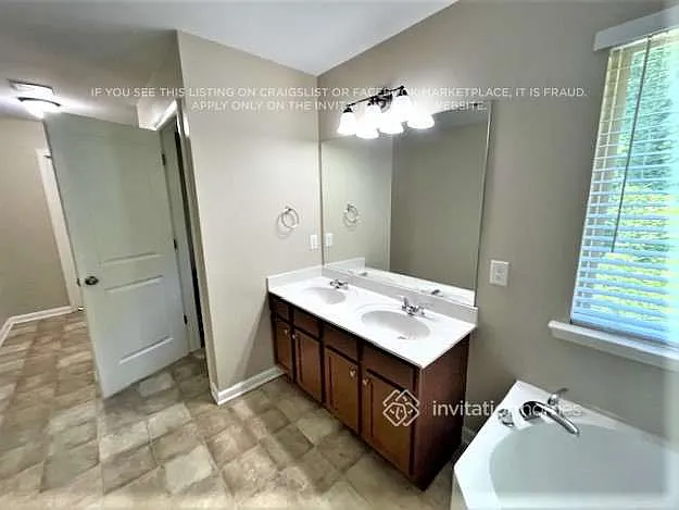 2170 Stonebrook Dr — Photo 10