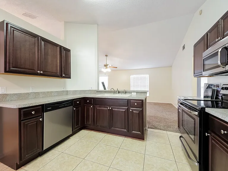 2556 Coachbridge Ct — Photo 7