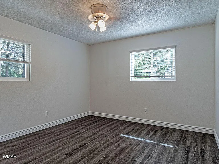 580 N 9th Dr — Photo 24