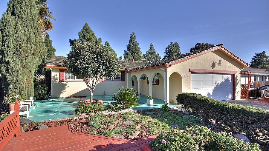 1st image of 5694 Wintergreen Dr