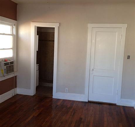 2nd image of 3009 Pershing Dr APT 4