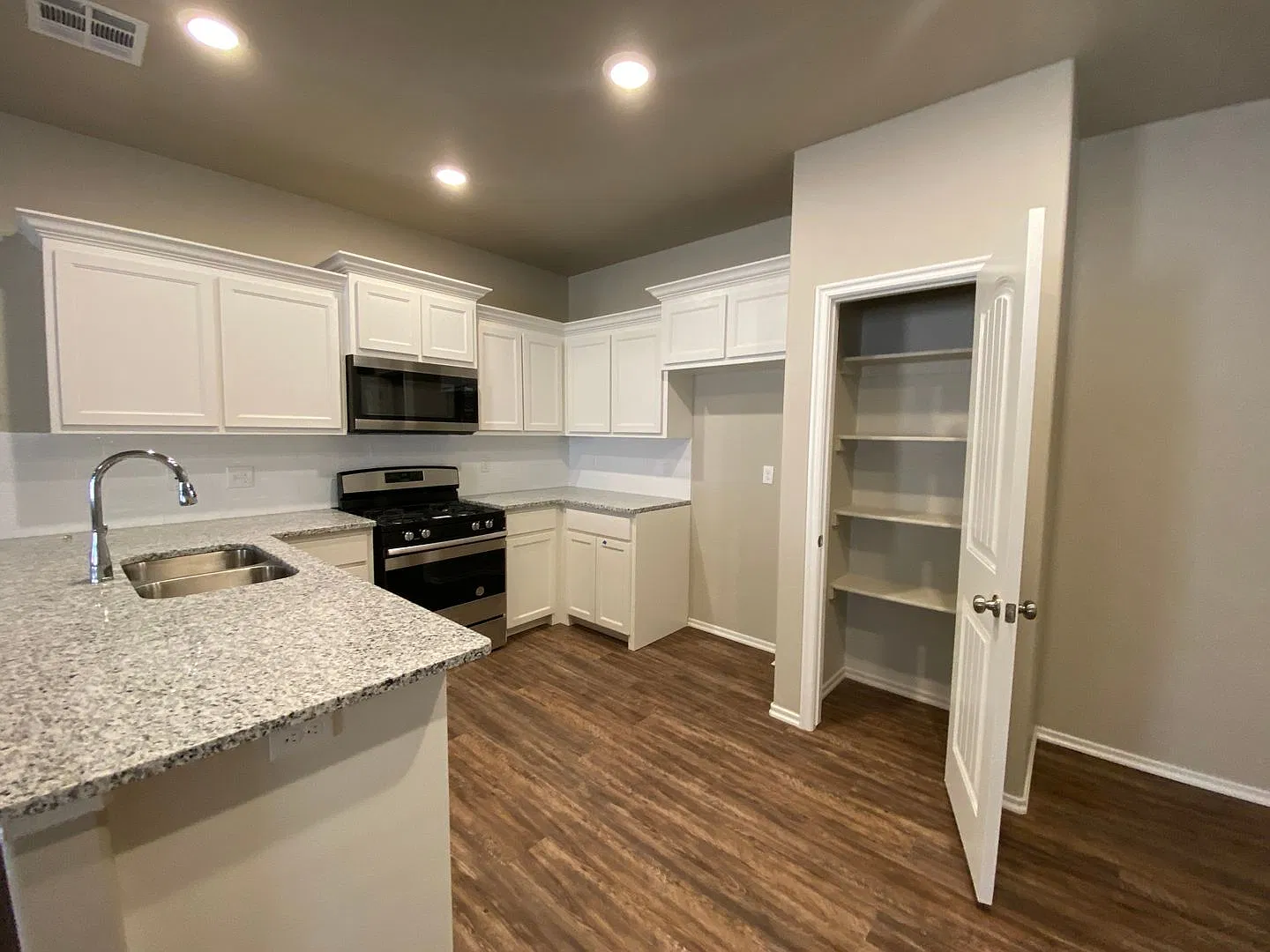 3 Bed 2 Bath 2 Car Garage In Piedmont Schools! — Photo 4