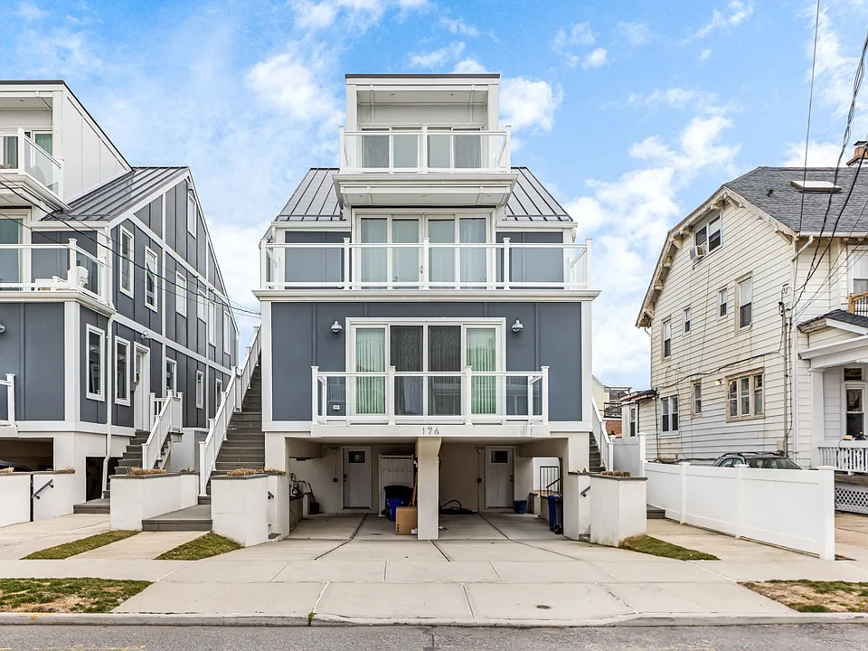 176 Beach #B127