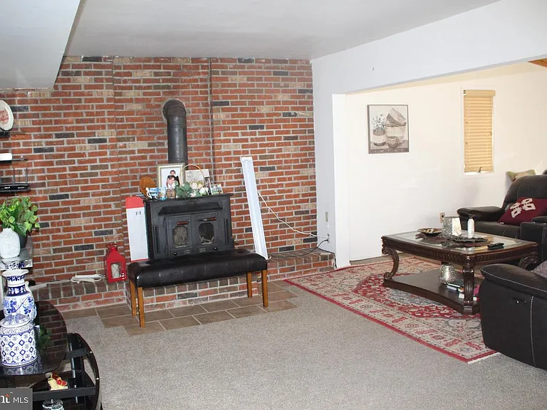 219 Meadow Dr — Photo 30