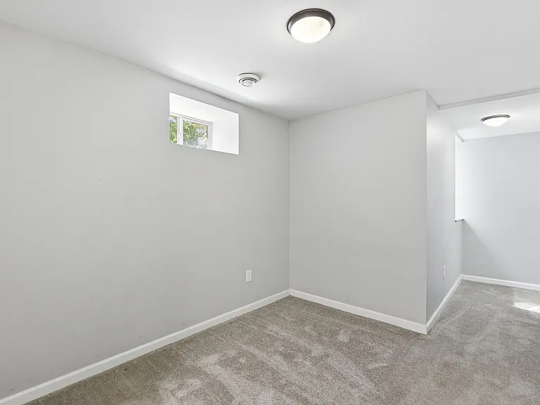 3244 Grand Ave S — Photo 21