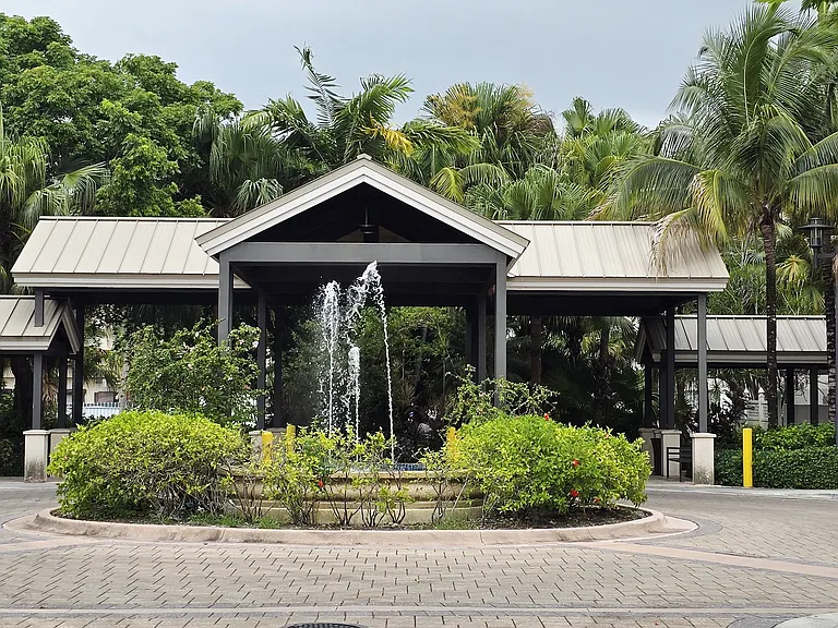 Las Palmas Senior Community — Photo 10