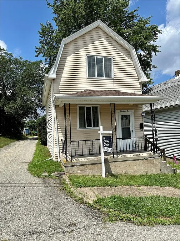 1310 Elmwood St photo 1