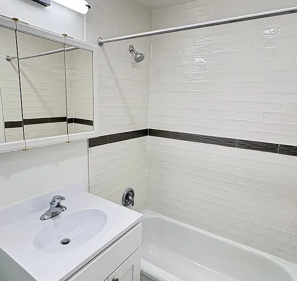Marquette Apartments West — Photo 10