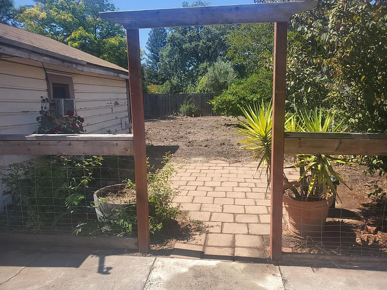 745 Center St — Photo 17