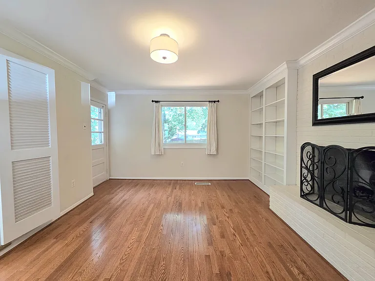 111 Tamarisk Ct — Photo 18