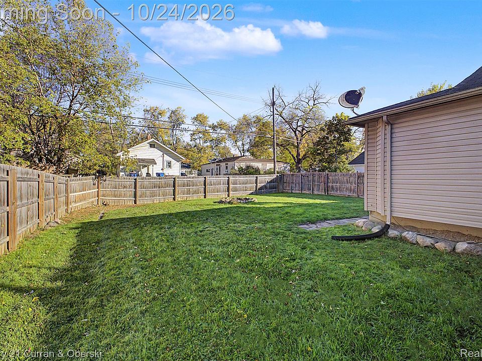 1054 Boston Ave, photo 28