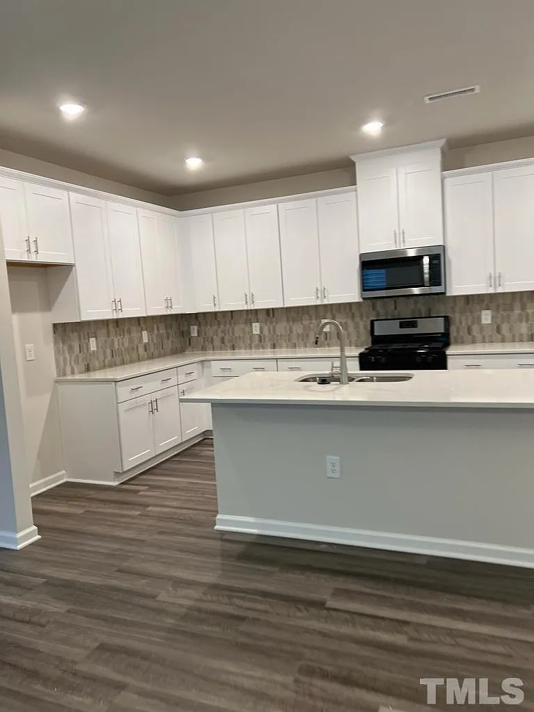 Building Photo - 112 Anise Tree Way