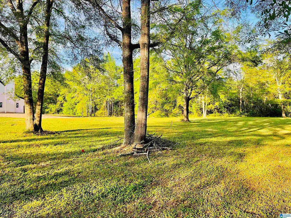 2nd image of 20 Creekwood Dr #1