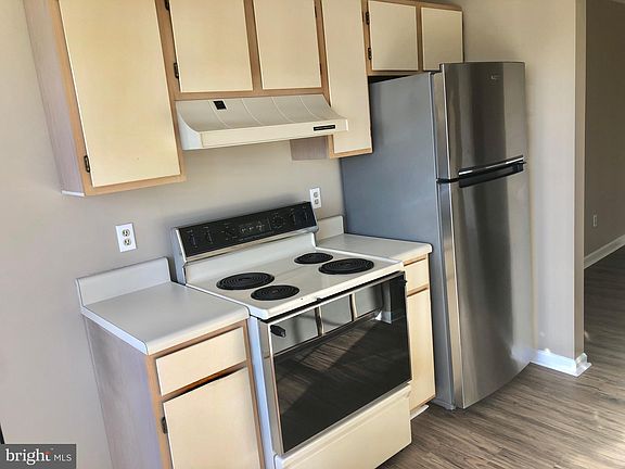 3rd image of 105 Water Fountain Way Unit 204