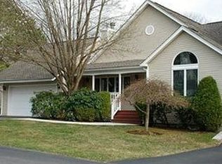 190 River Farms Dr, West Warwick, RI 02893