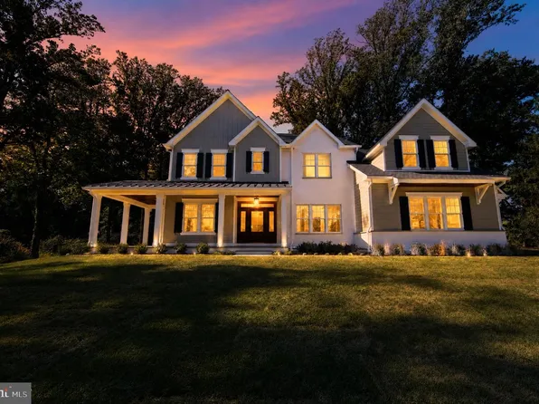 2074 Fox Creek Rd, Berwyn, PA 19312