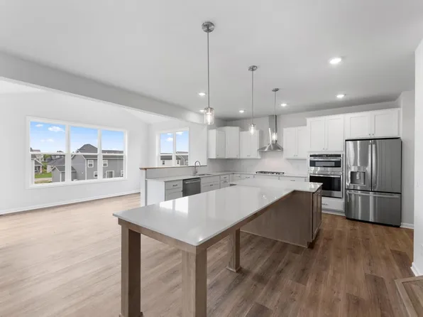 1026 Oakwood Ln, Delano, MN 55328