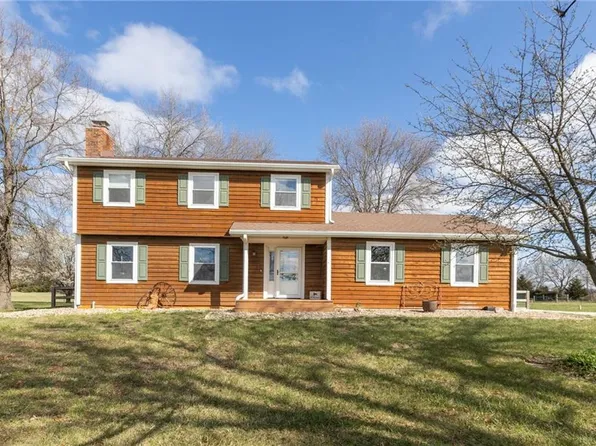 15550 W 299th St, Paola, KS 66071
