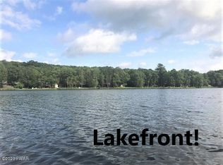 390 Village Dr W, Milford, PA
