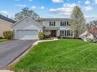 425 Hunters Way, Fox River Grove, IL 60021