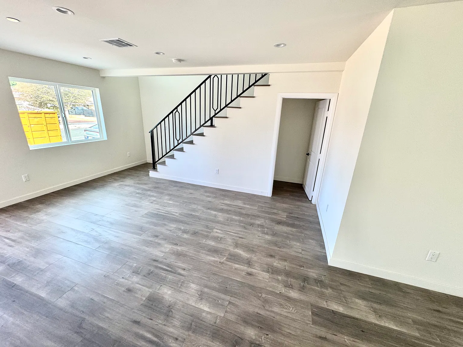 7525 Sausalito Ave — Photo 4