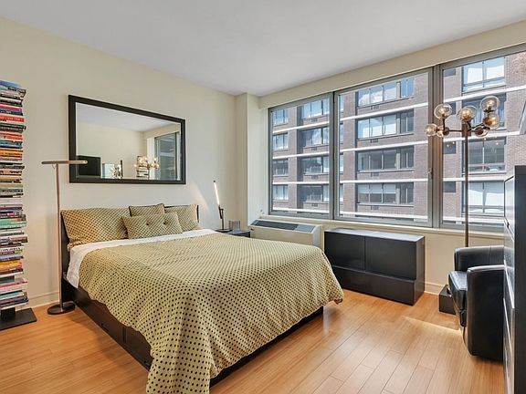 4th image of 303 E 33rd St APT 11A
