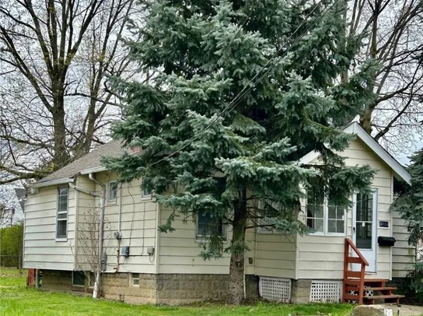 30144 Thomas St, Willowick, OH 44095